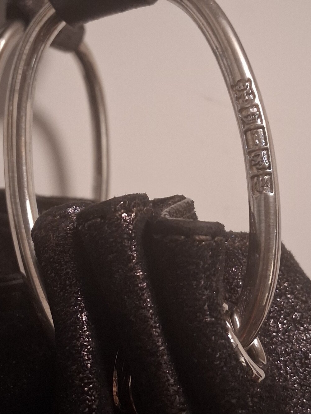 Vintage Y2K Juicy Couture Black Metallic Shimmer Leather Shoulder Bag Hobo - Picture 4 of 10